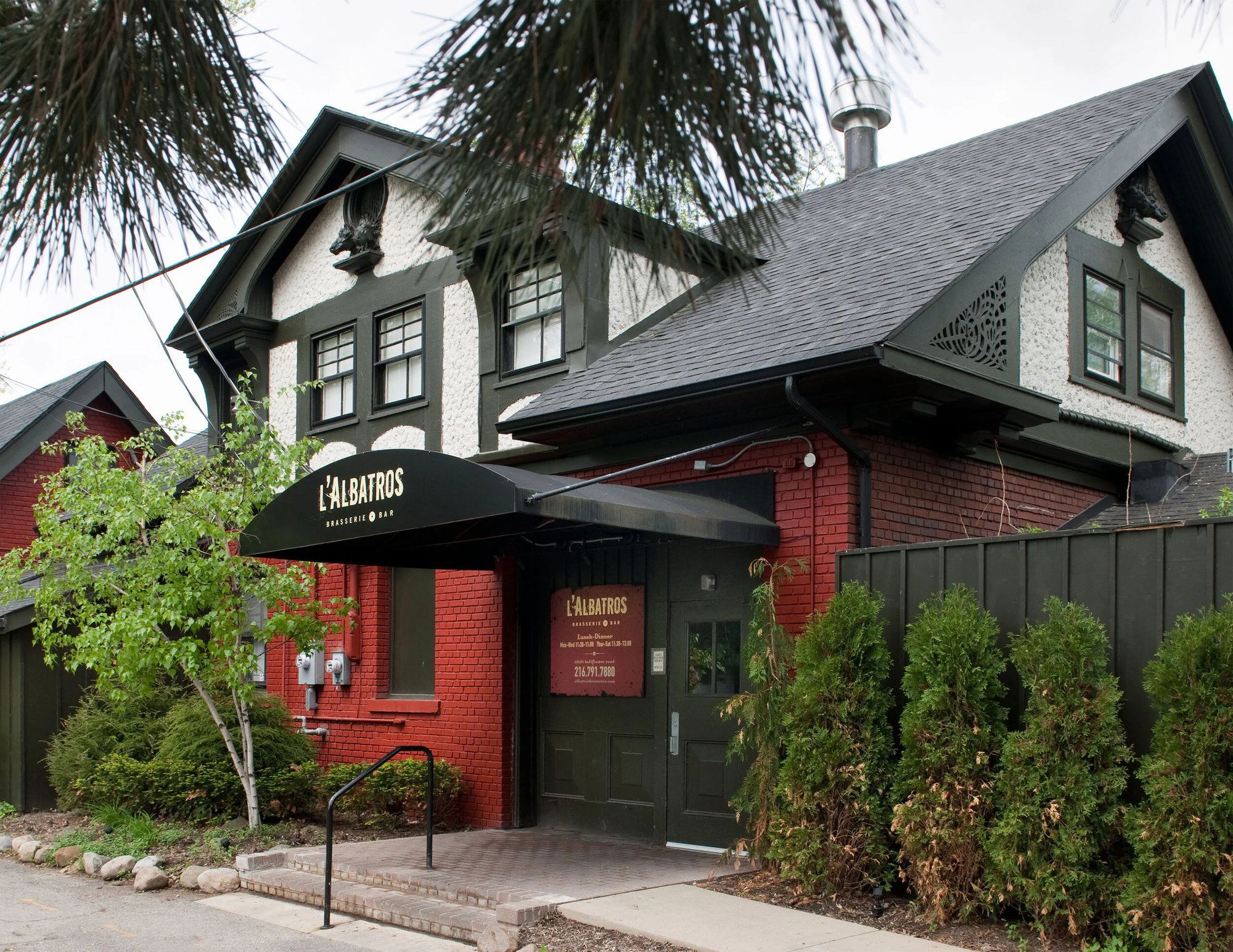 L'Albatros, Bar in Cleveland