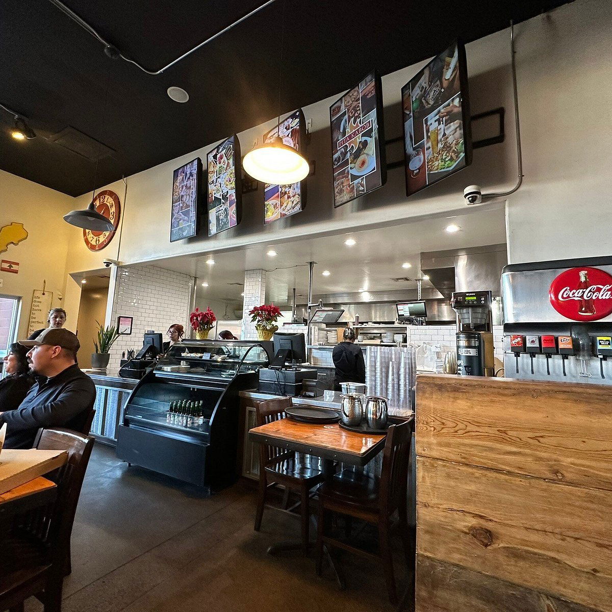 Pita Kabob, Bar in Visalia