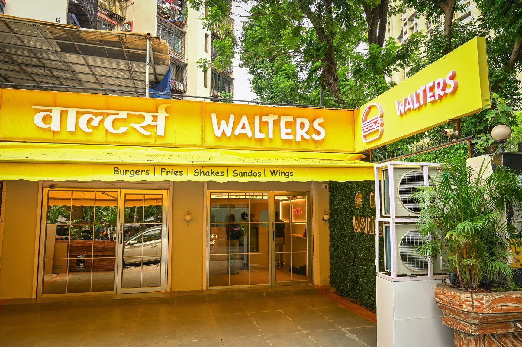 Walters, Bar in Mumbai