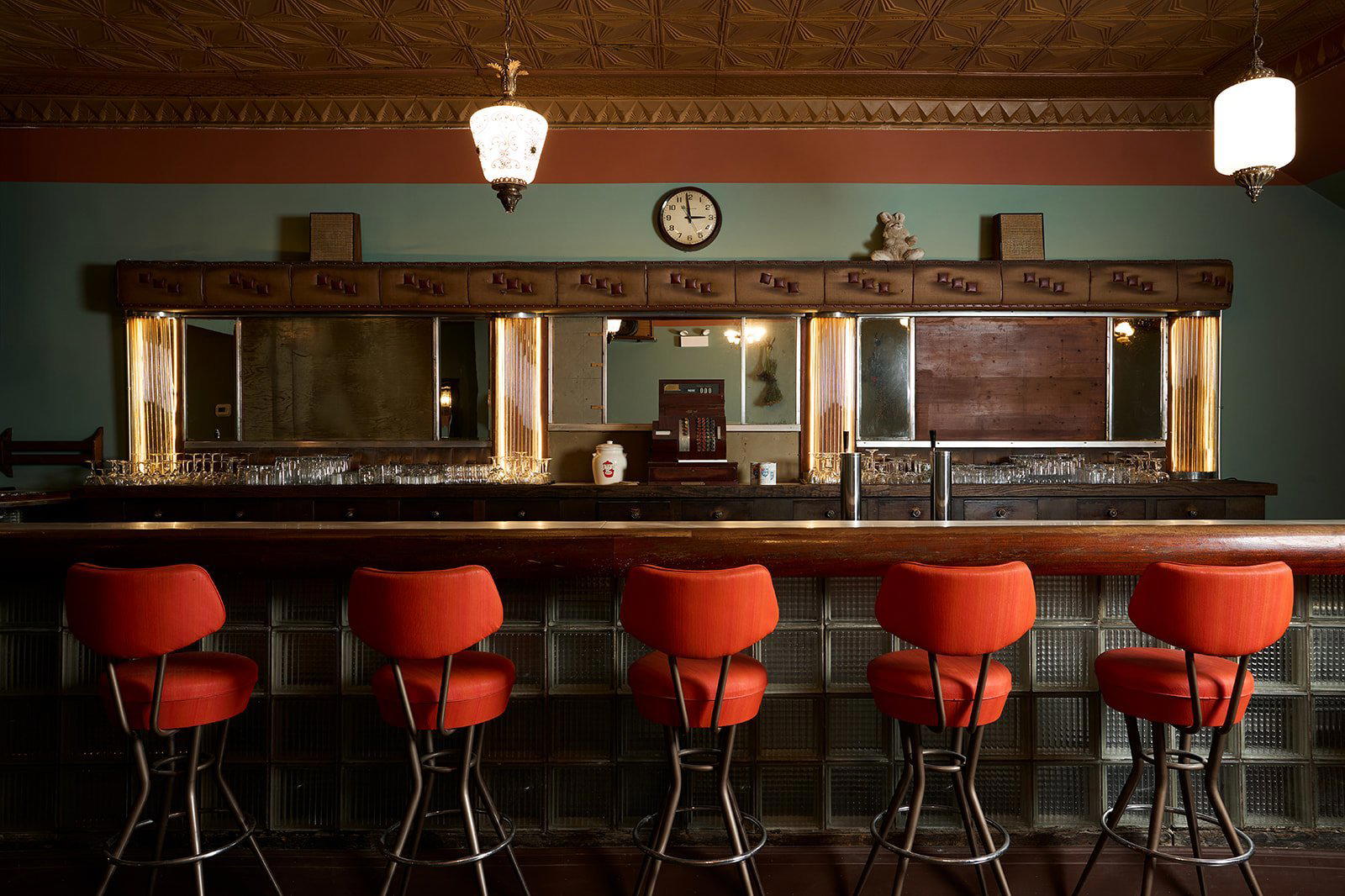 Belmont Tavern bar in Chicago