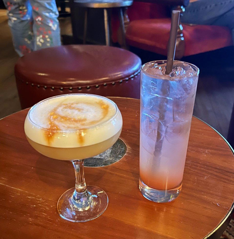 Gold Clover Bar, Washington DC, United States