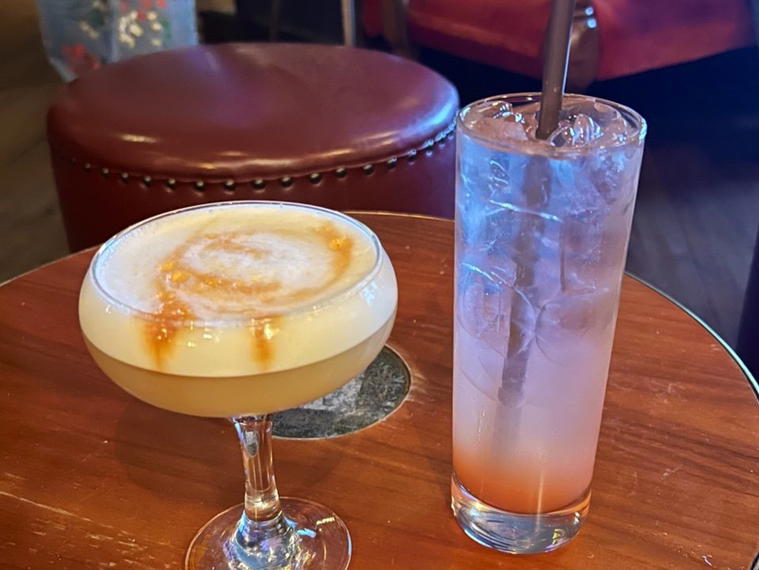 Gold Clover Bar, Washington DC, United States