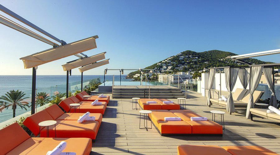 Glow bar in Ibiza