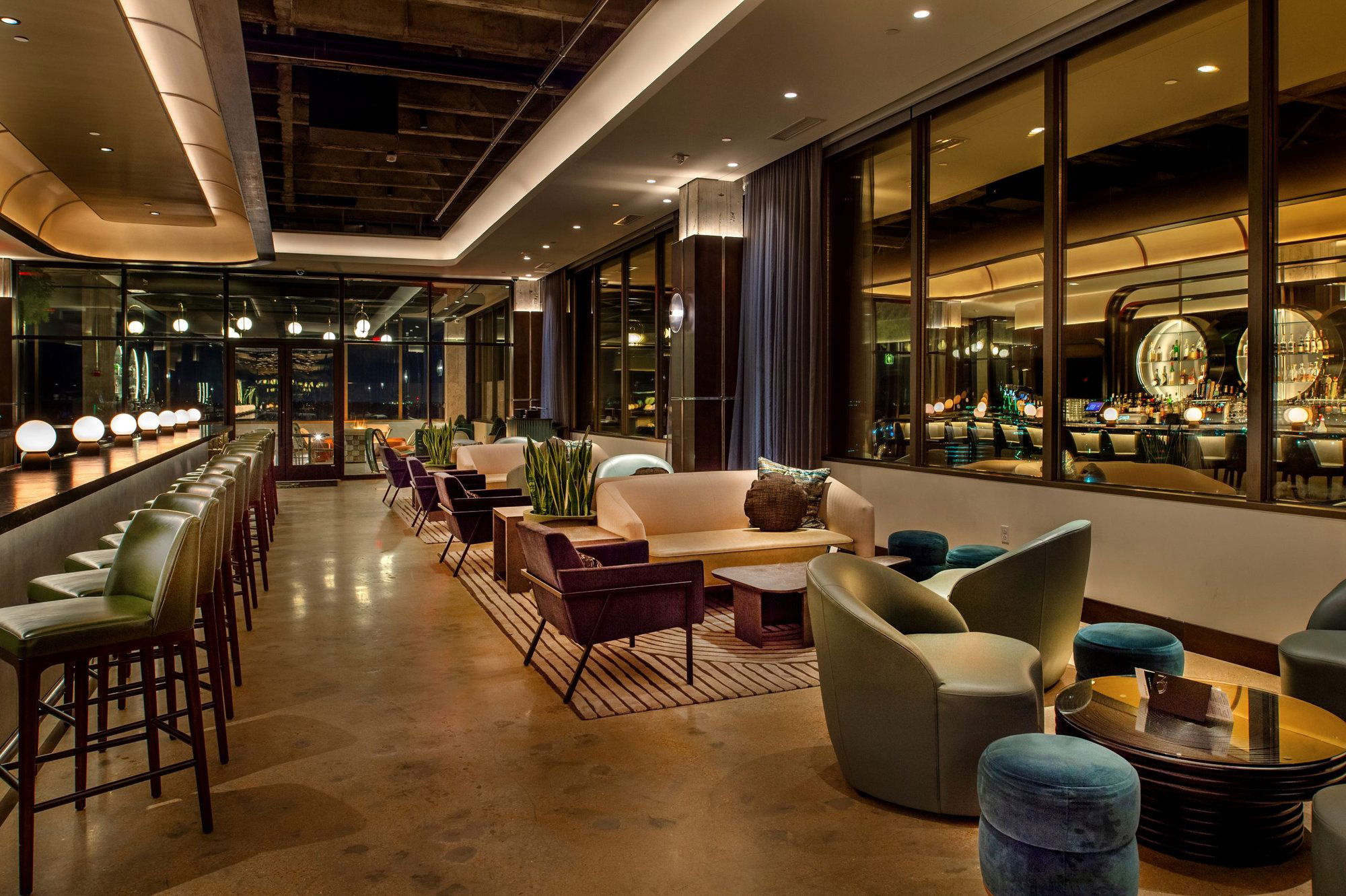 360 Westport, Bar in Maryland Heights