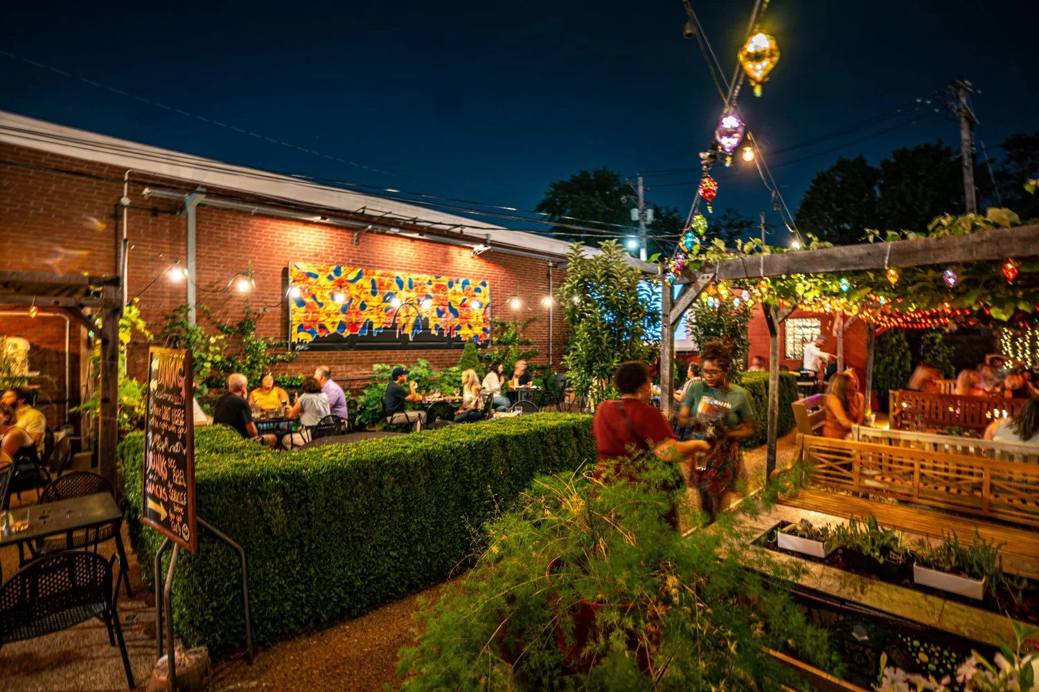 The Royale Food & Spirits, Bar in St Louis