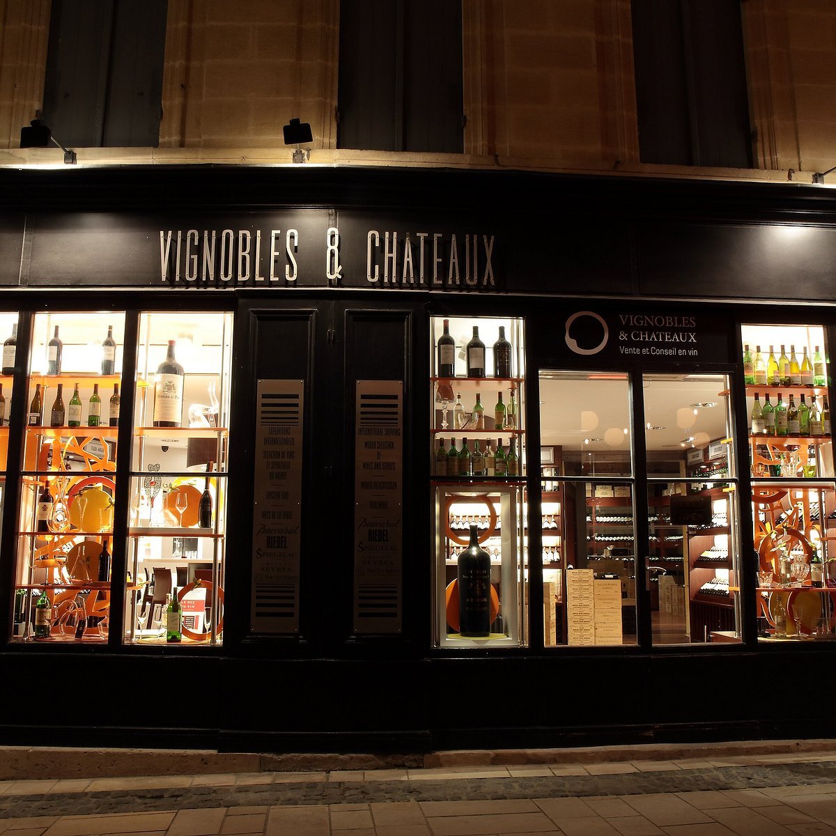 Vignobles et Châteaux Wine Bar, Saint-Emilion, France