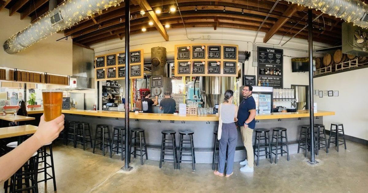Ponysaurus Brewing Co., Bar in Durham