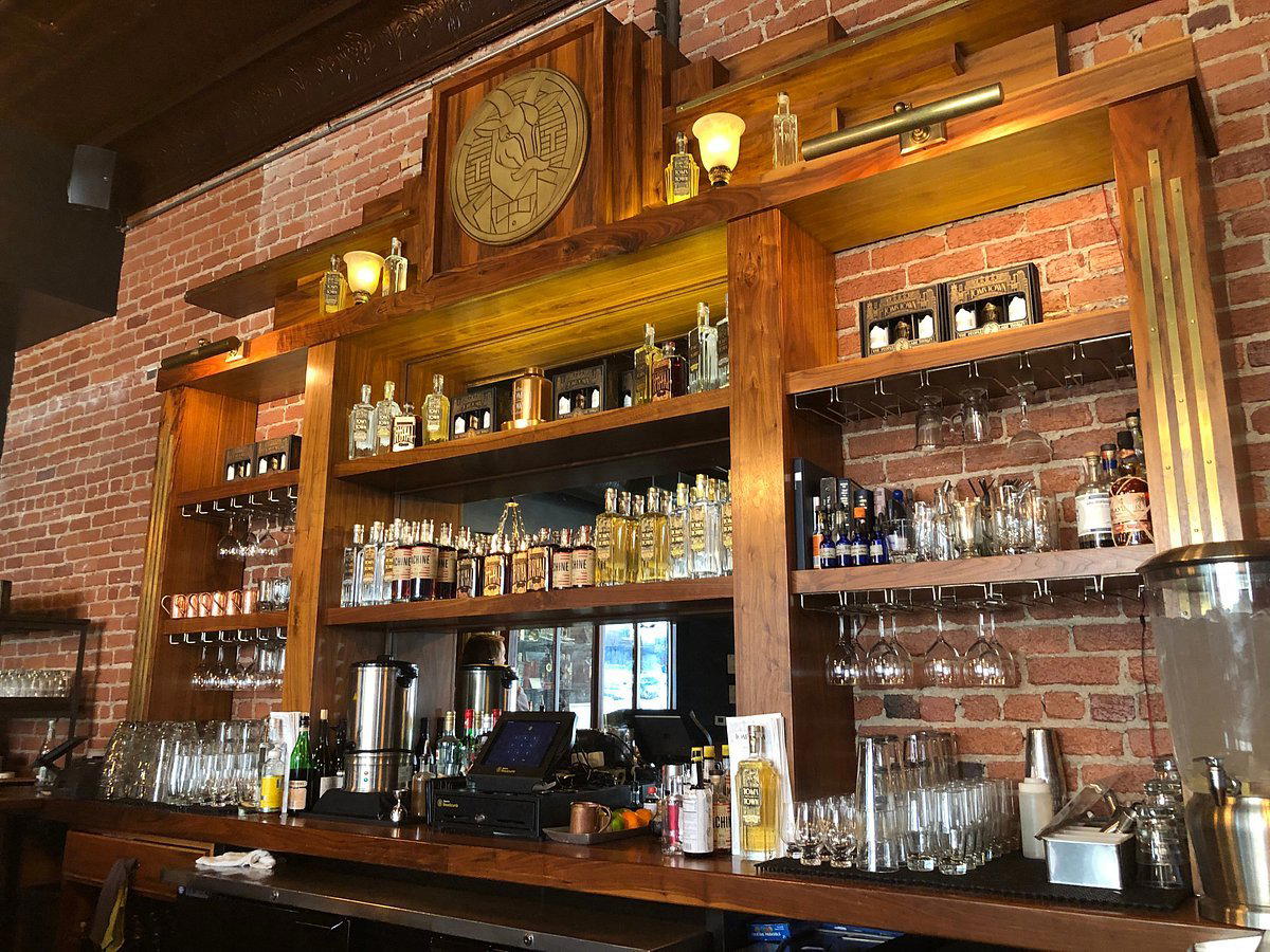 Tom's Town Distilling Co. bar in Kansas City, United States