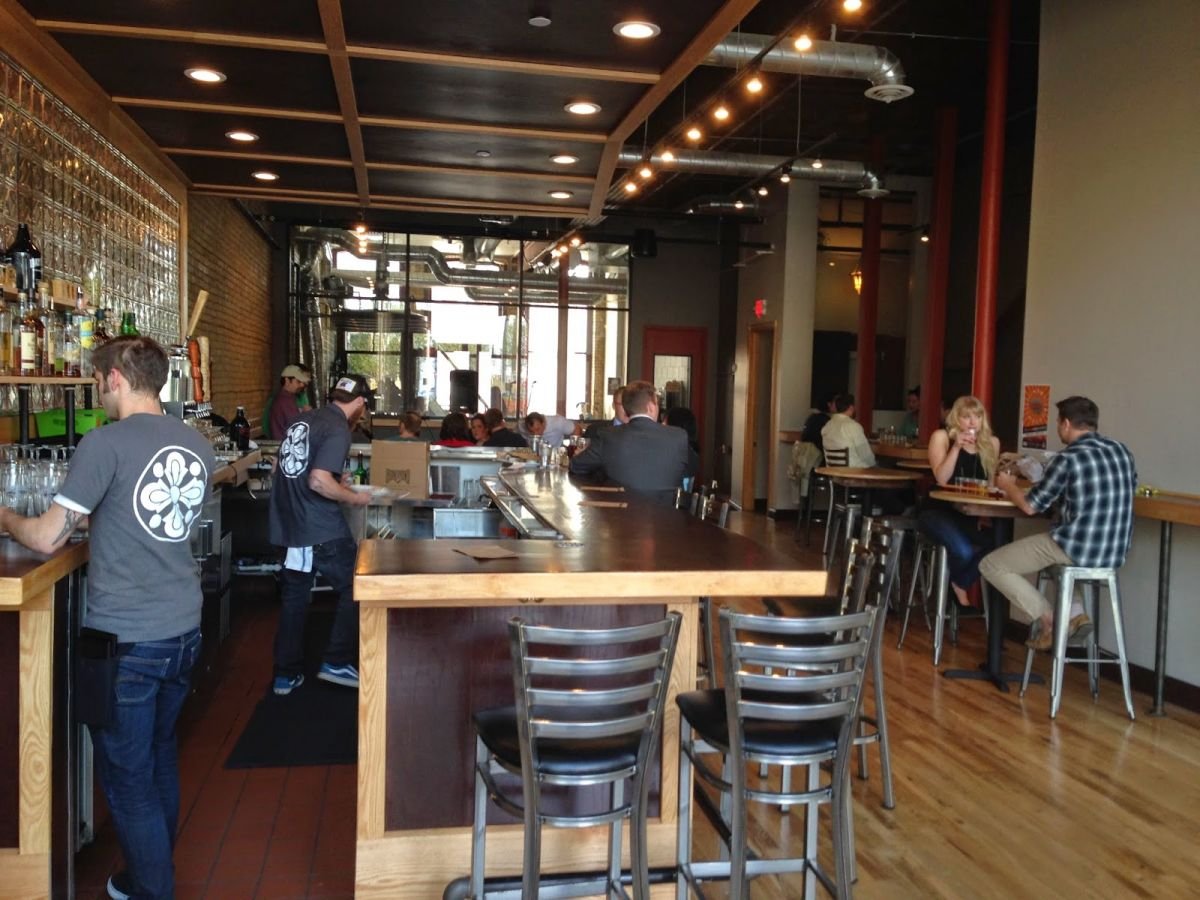 Day Block Brewery & Restaurant, Bar in Minneapolis