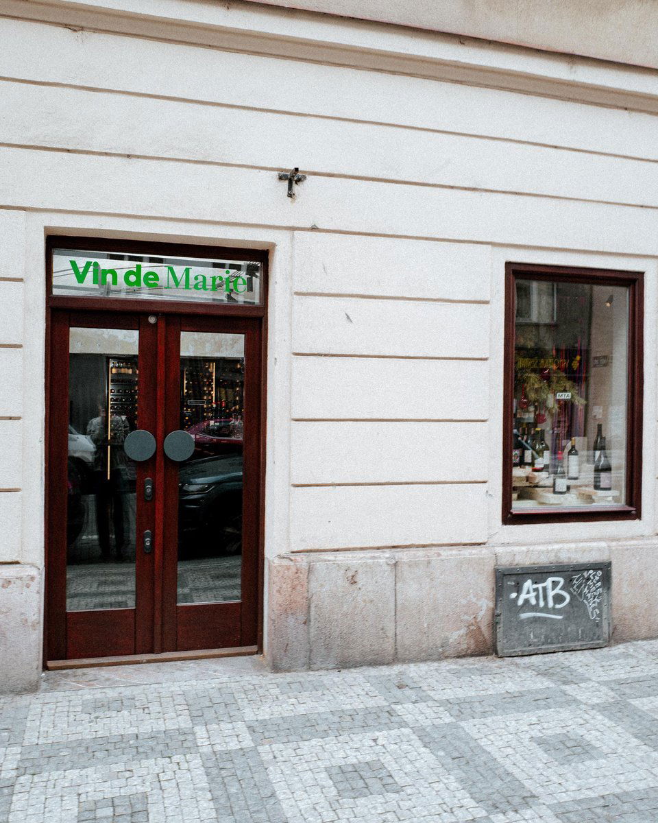 Vin de Marie, Bar in Prague