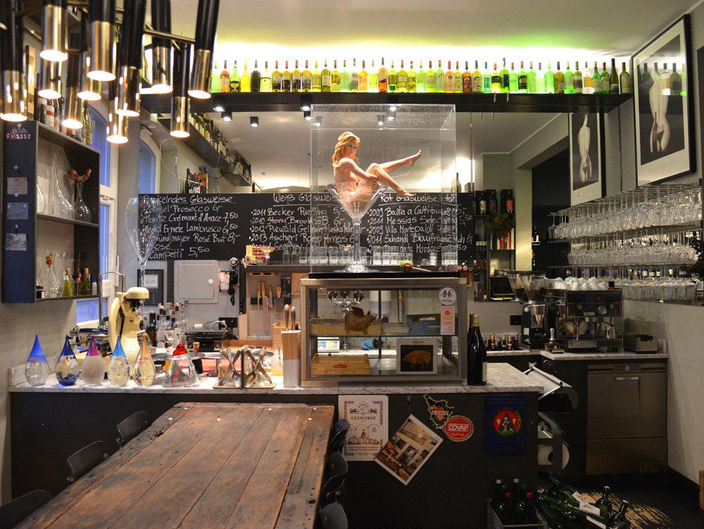 Emma 2 | Wein & Köstlichkeiten bar in Eat, Germany