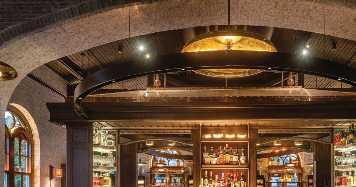 Mozza Restaurant, Bar in Mount Vernon