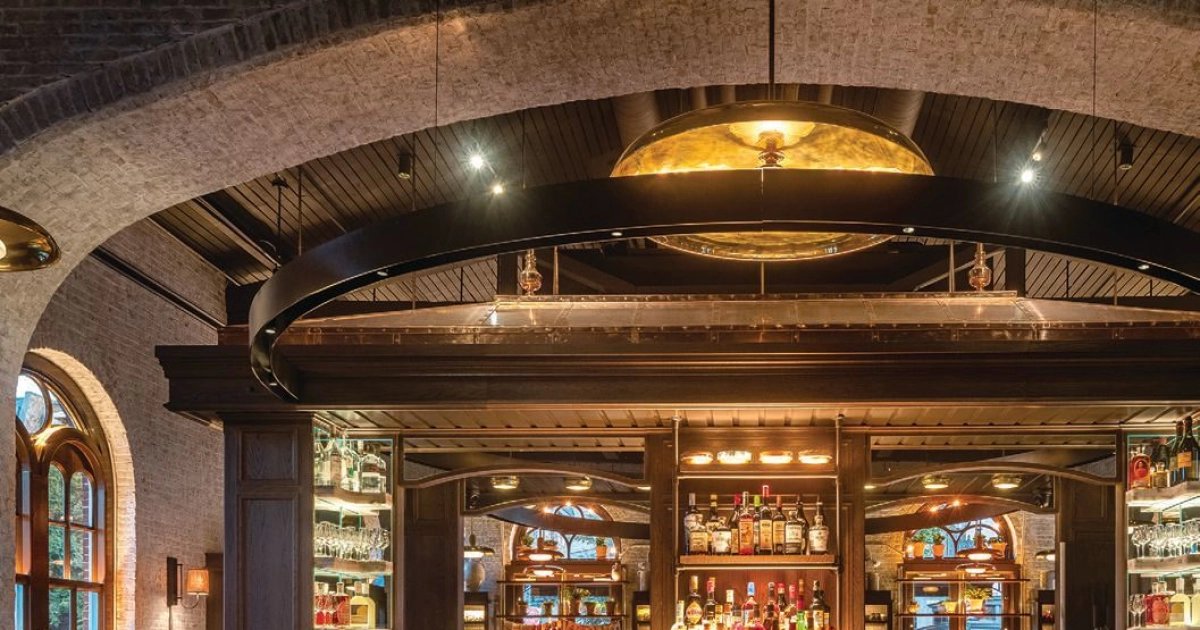 Mozza Restaurant bar in Mount Vernon, United States