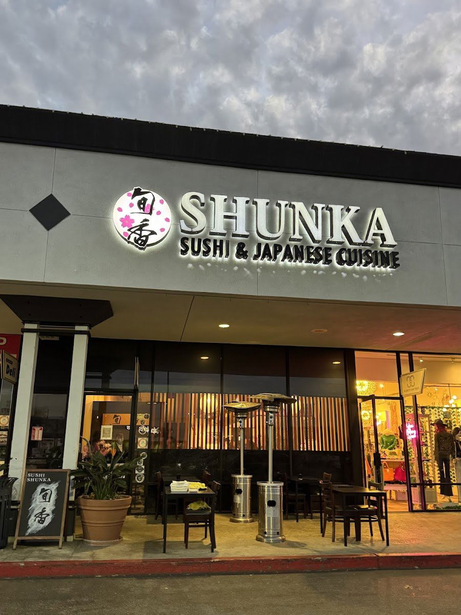 Shunka Sushi & Japanese Cuisine, Bar in Costa Mesa
