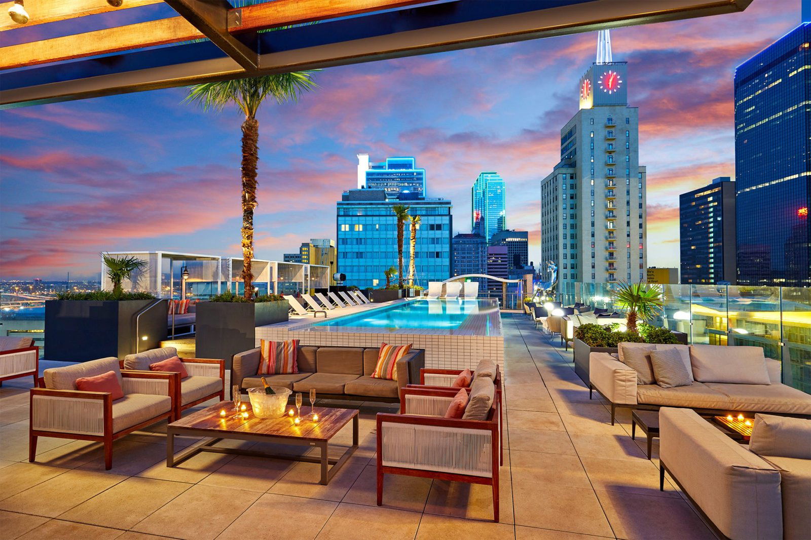 Waterproof, Bar in Dallas