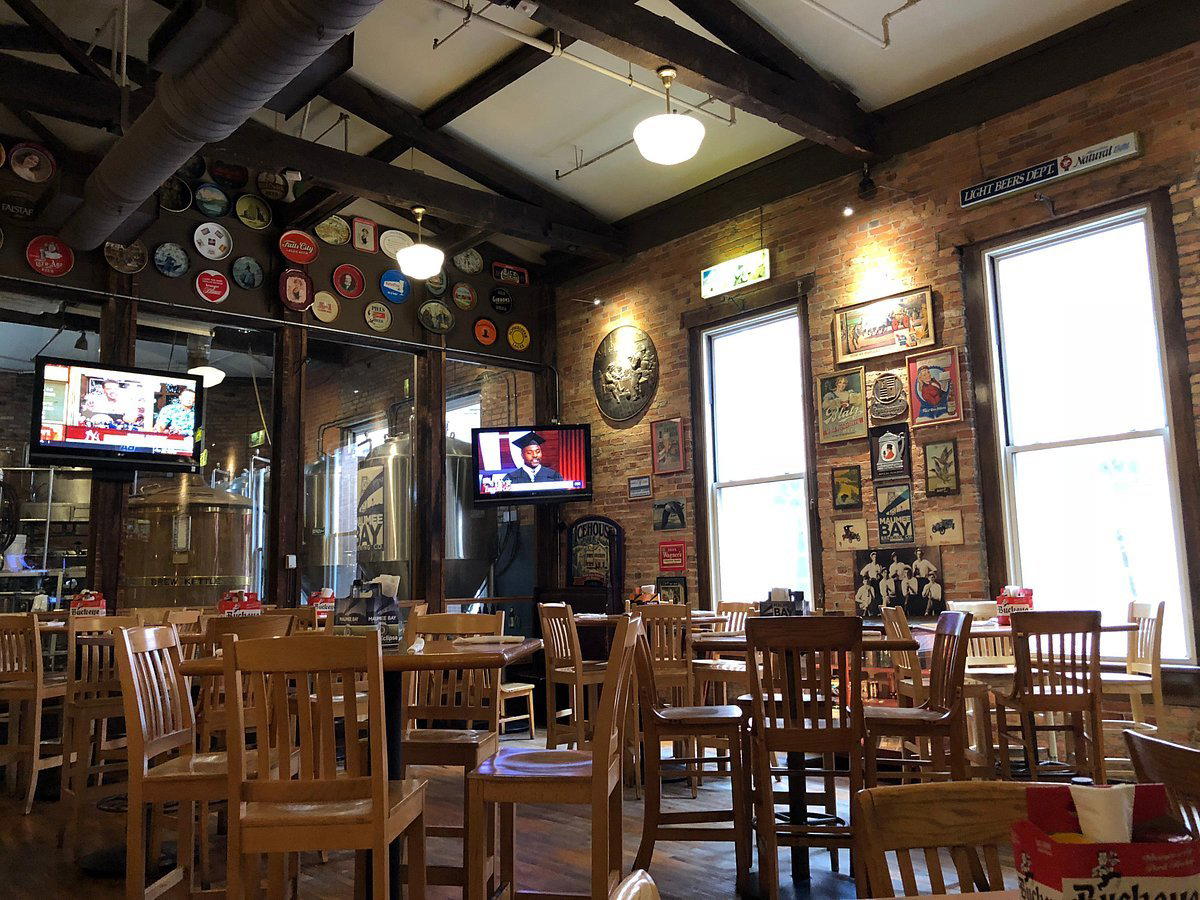 Maumee Bay Brew Pub, Toledo, United States