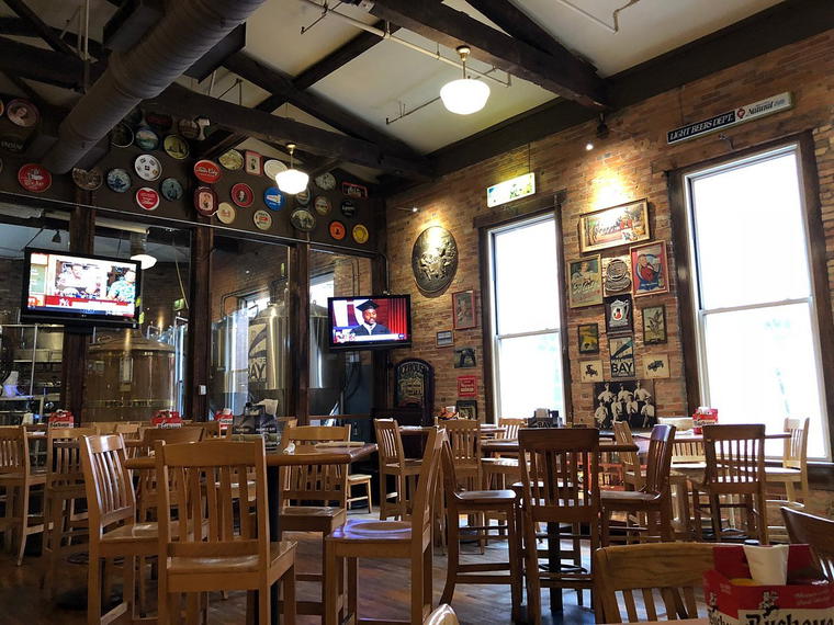 Maumee Bay Brew Pub, Toledo, United States