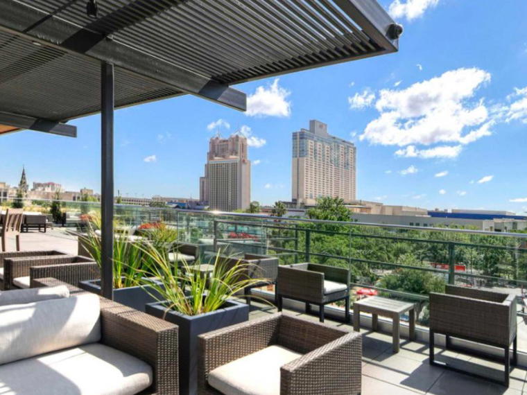 Fairmount Rooftop Oyster Bar, San Antonio, United States