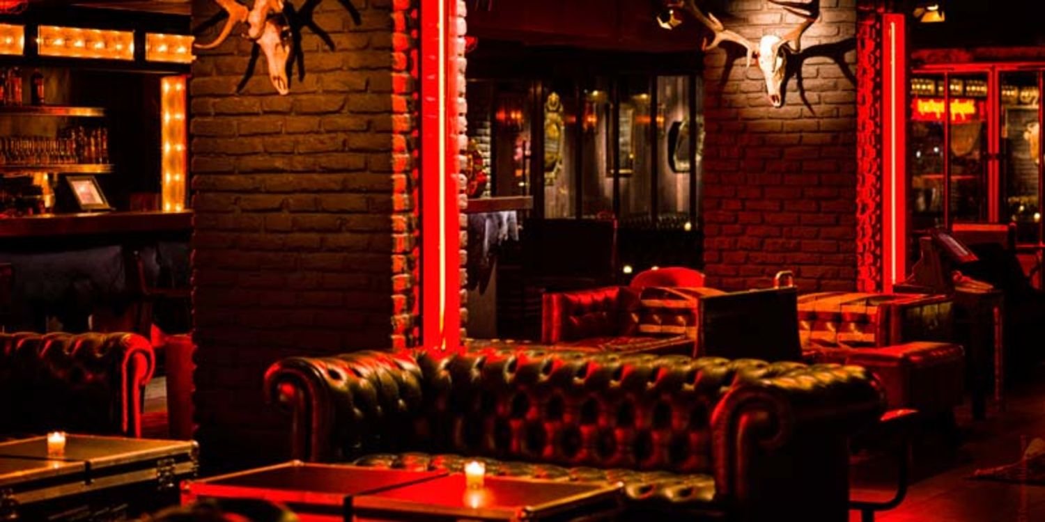 Titty Twister, Bar in Paris