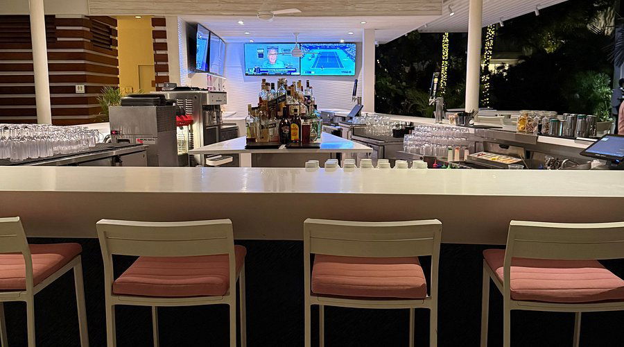 Pink Bar, Bar in Providenciales