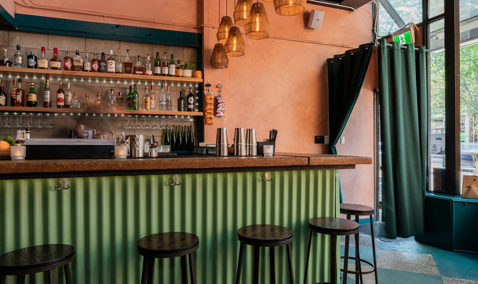 Montauk Bar, Toronto, Canada
