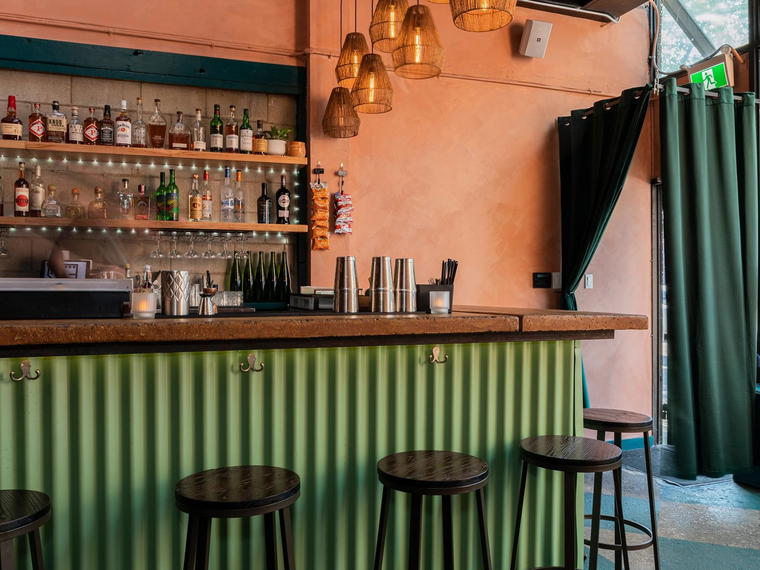 Montauk Bar, Toronto, Canada