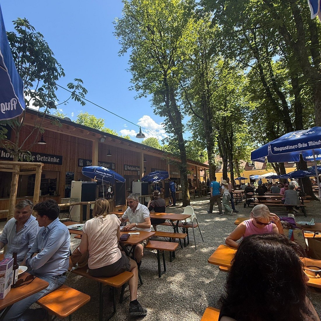 Gutshof Menterschwaige bar in Munich