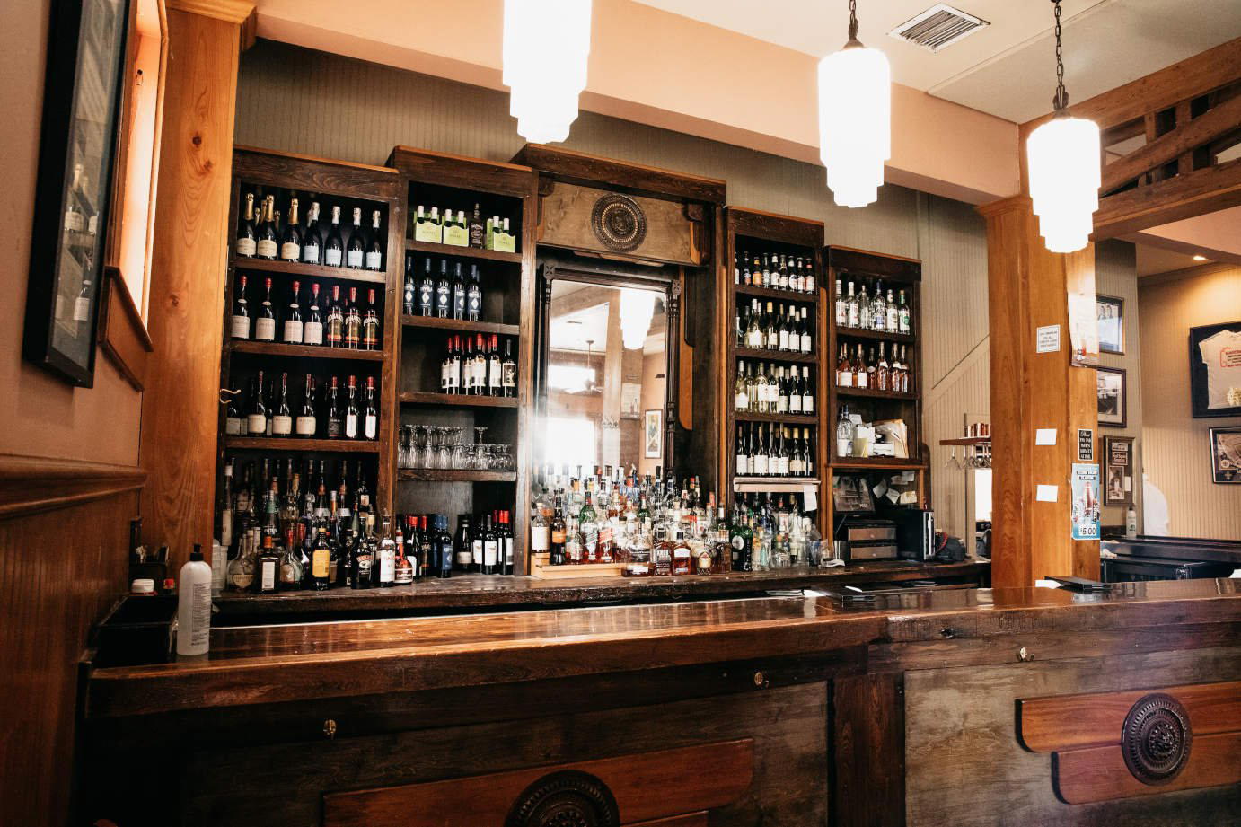Mandina's Restaurant bar in New Orleans, United States