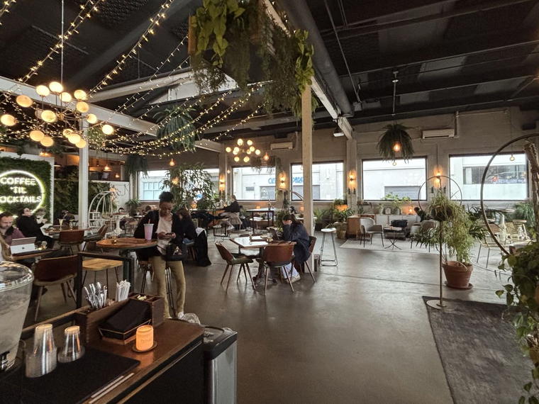 Parlor Public House, Indianapolis, United States