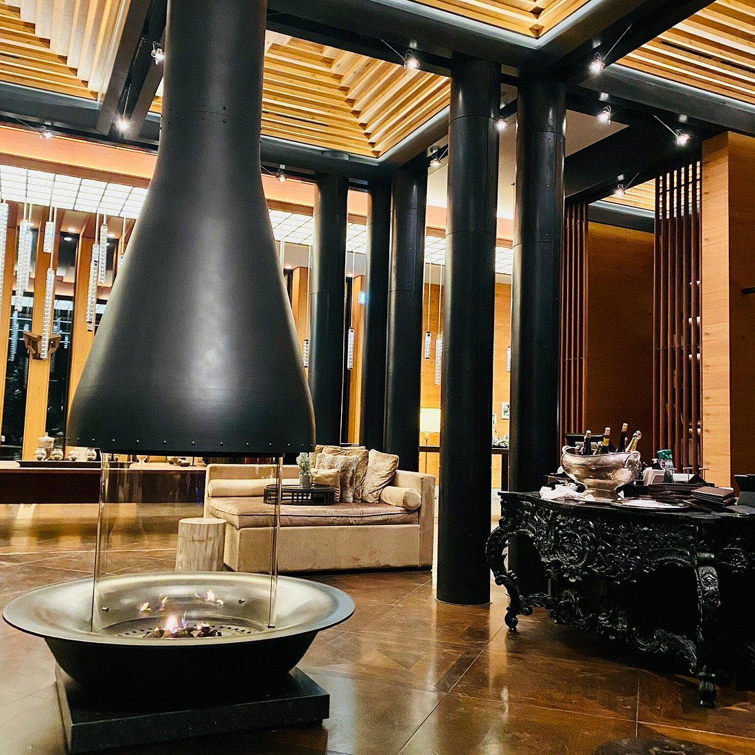 The Bar and Living Room bar in Andermatt