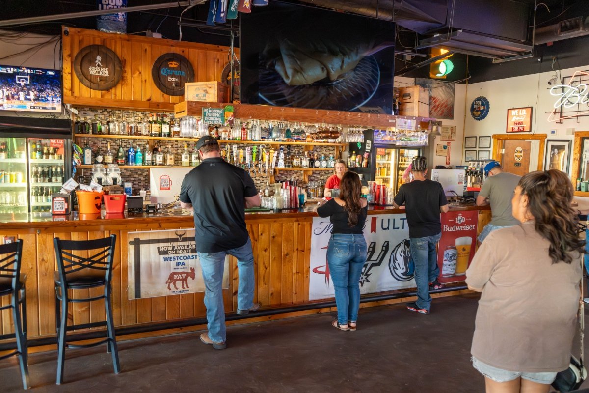 Jokers IceHouse Bar & Grill