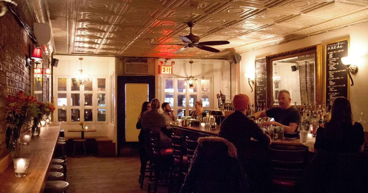 Mother's Ruin, Bar in New York City