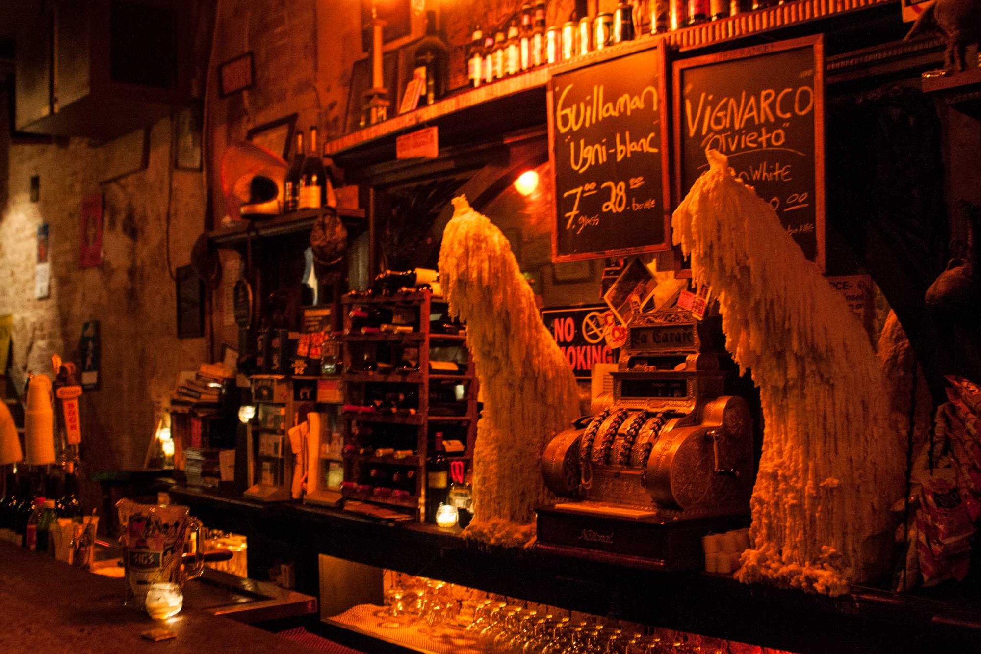 La Carafe bar in Houston, United States