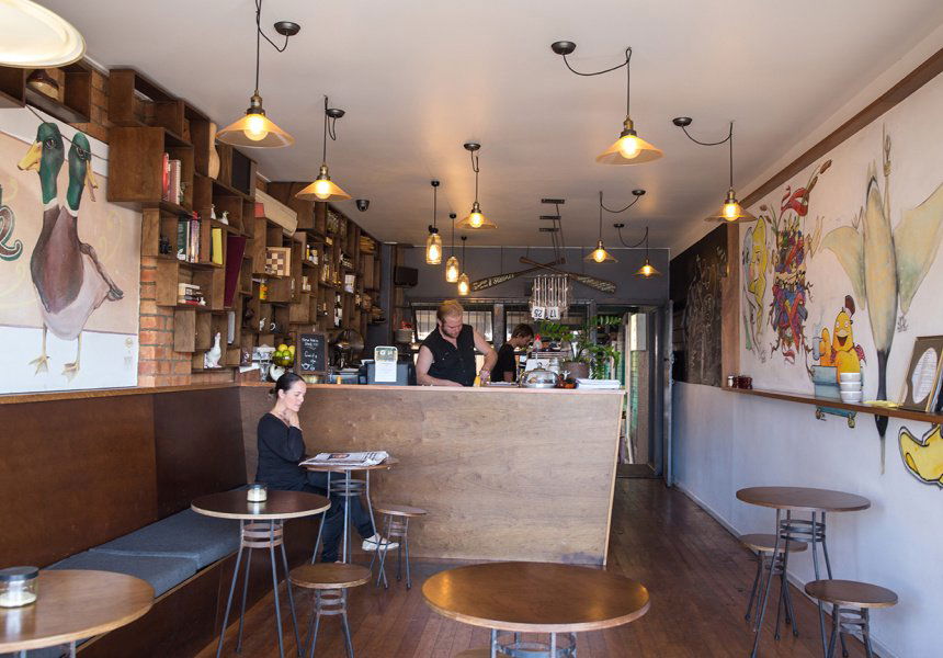Lucky Duck Cafe and Bar, Bar in Highgate Hill