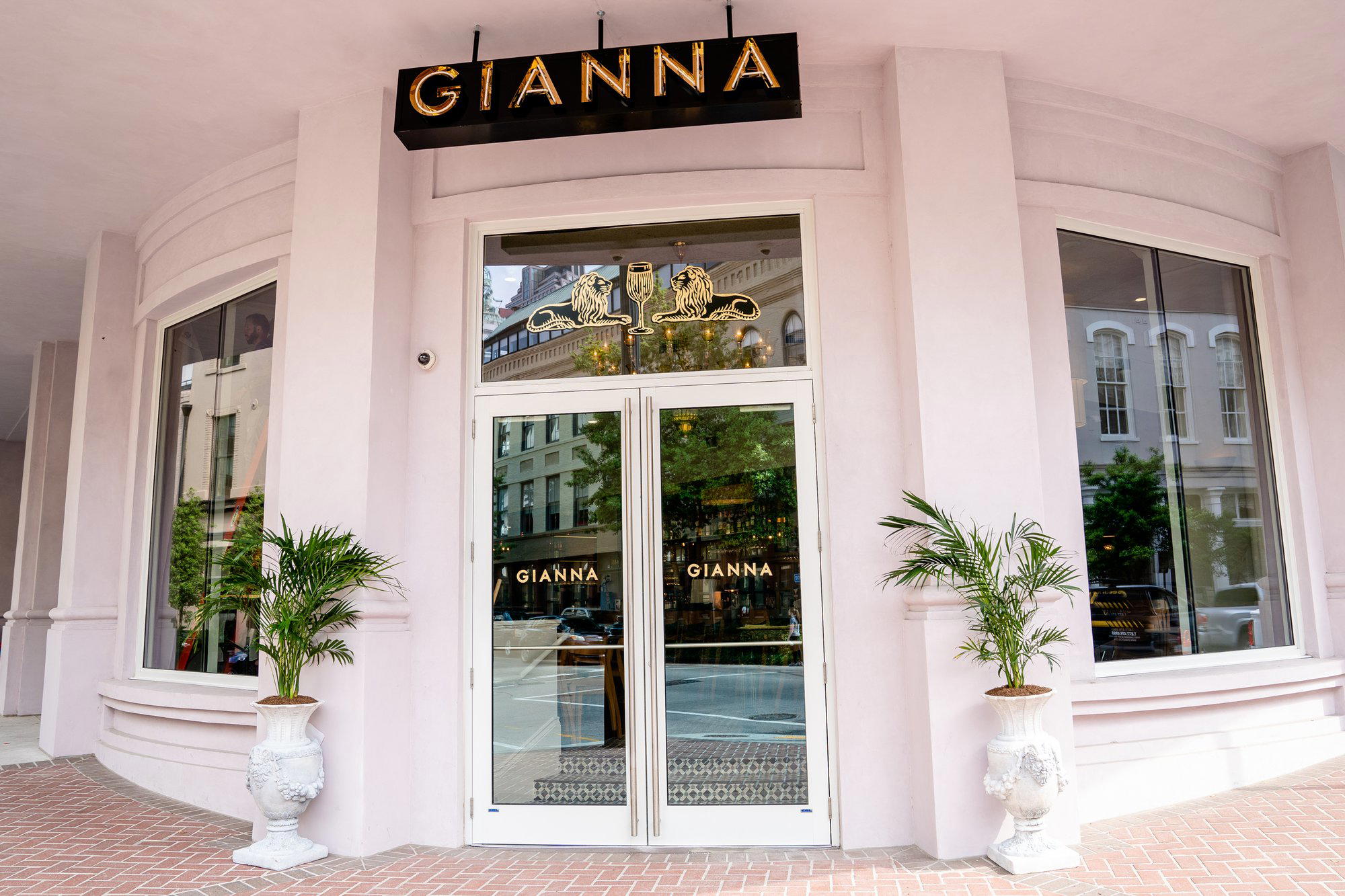 Gianna Restaurant bar in New Orleans, United States