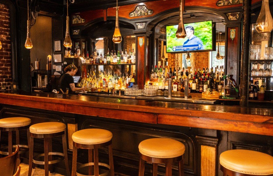 B. Matthew's Eatery bar in Savannah, United States