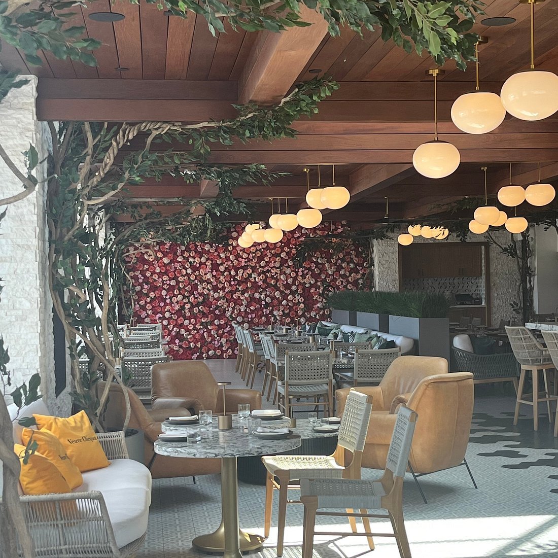 Selvin's Restaurant + Lounge, Thousand Oaks, United States