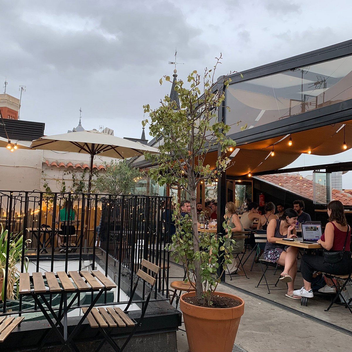 The Hat Terrace, Bar in Madrid