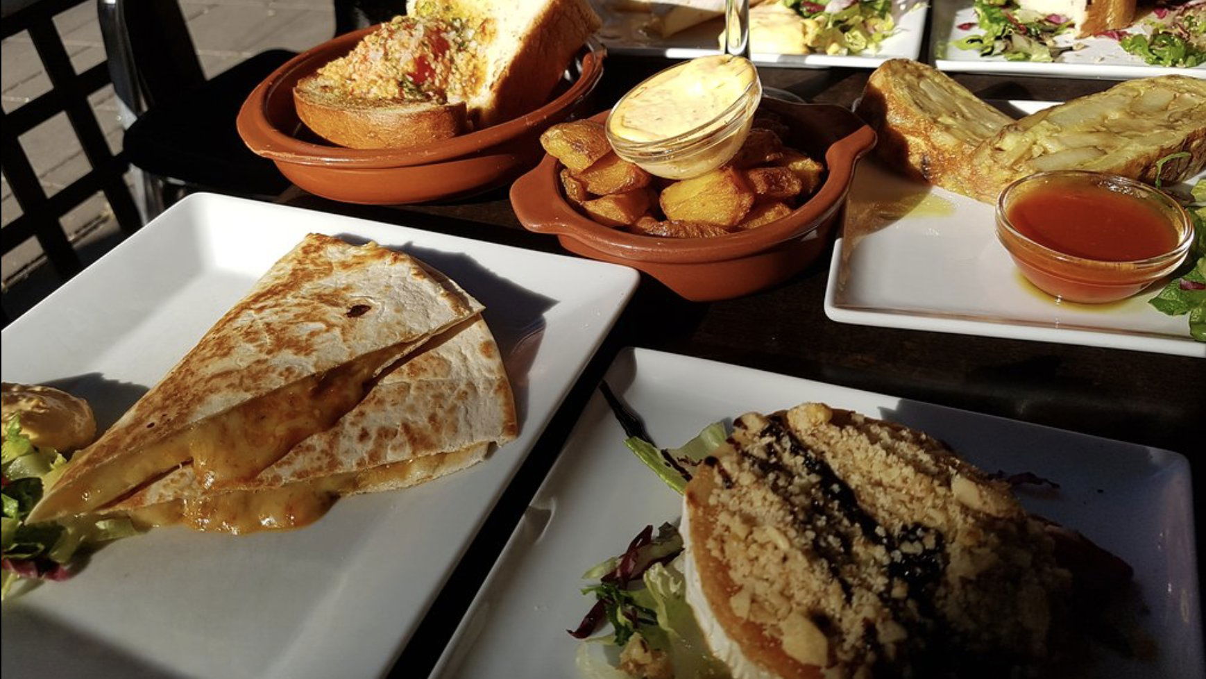 Mondo Tapas Bar & Restaurant, Bar in Stockholm