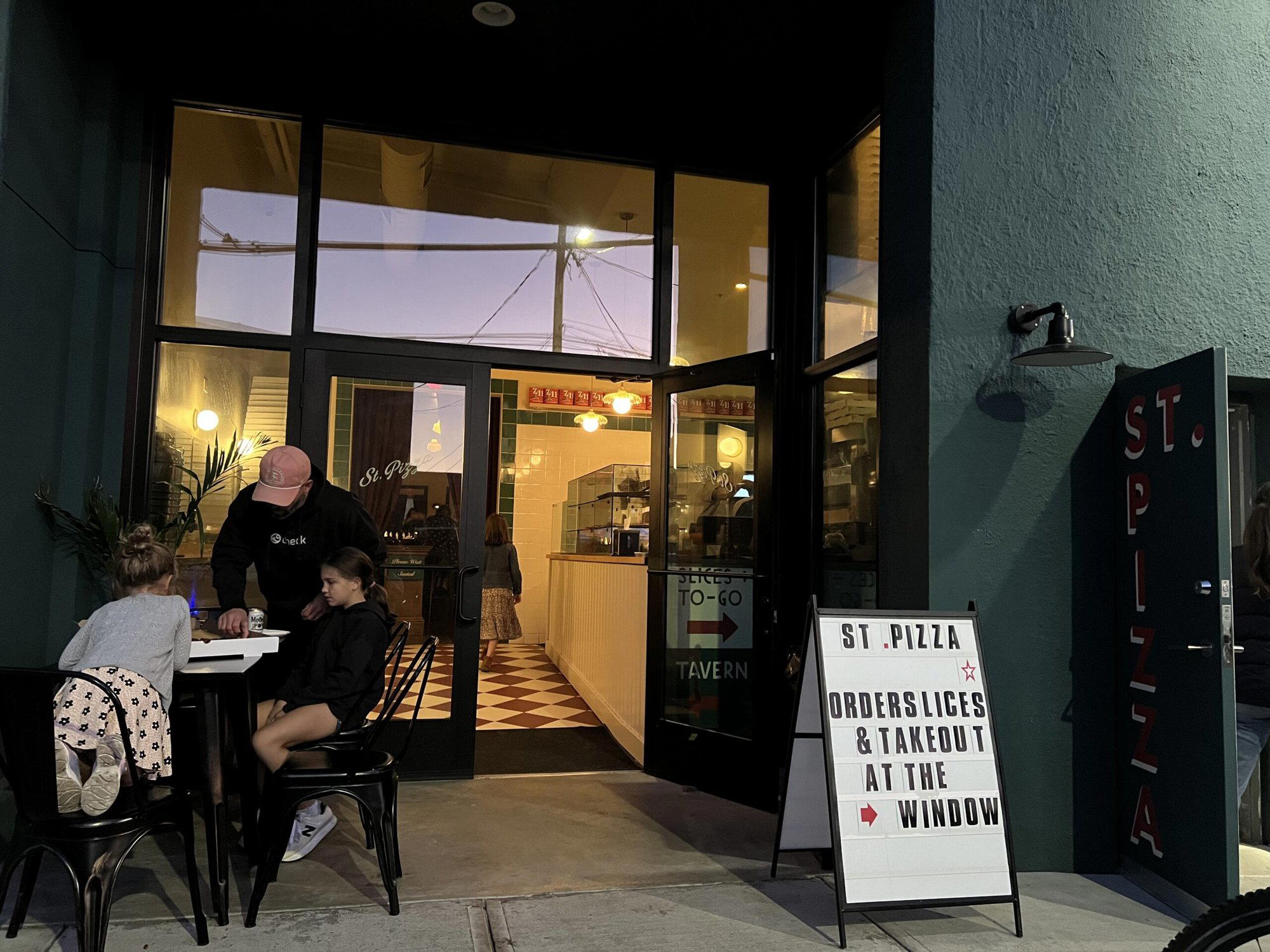 St. Pizza bar in New Orleans, United States