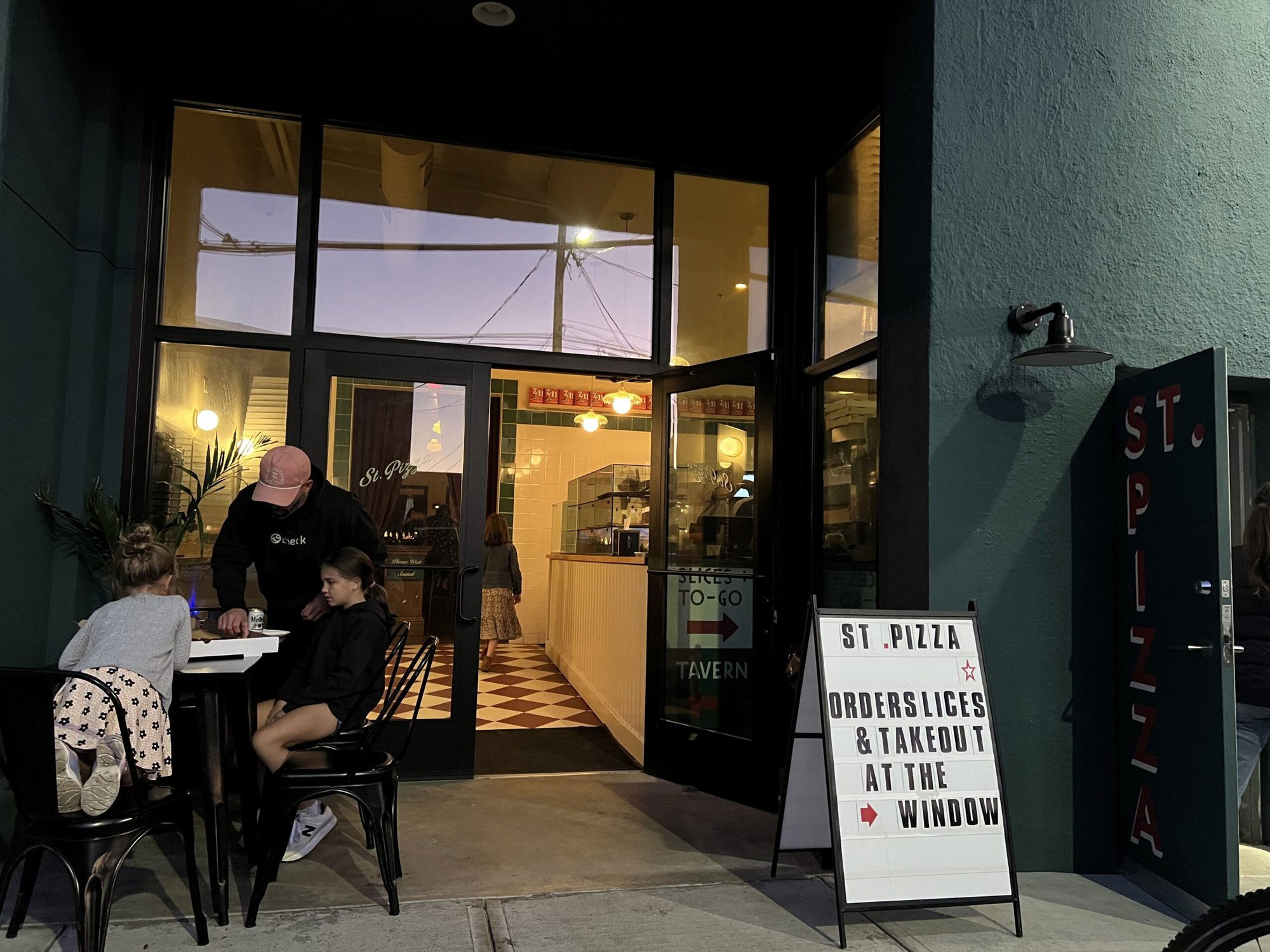 St. Pizza, Bar in New Orleans