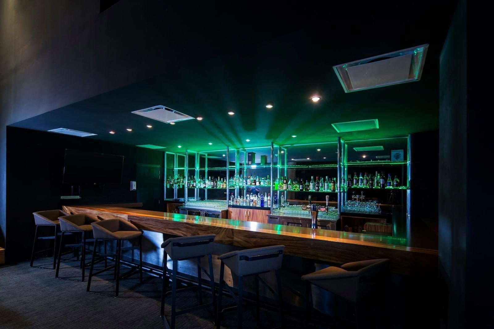 Black Lemon Night Club bar in Los Cabos