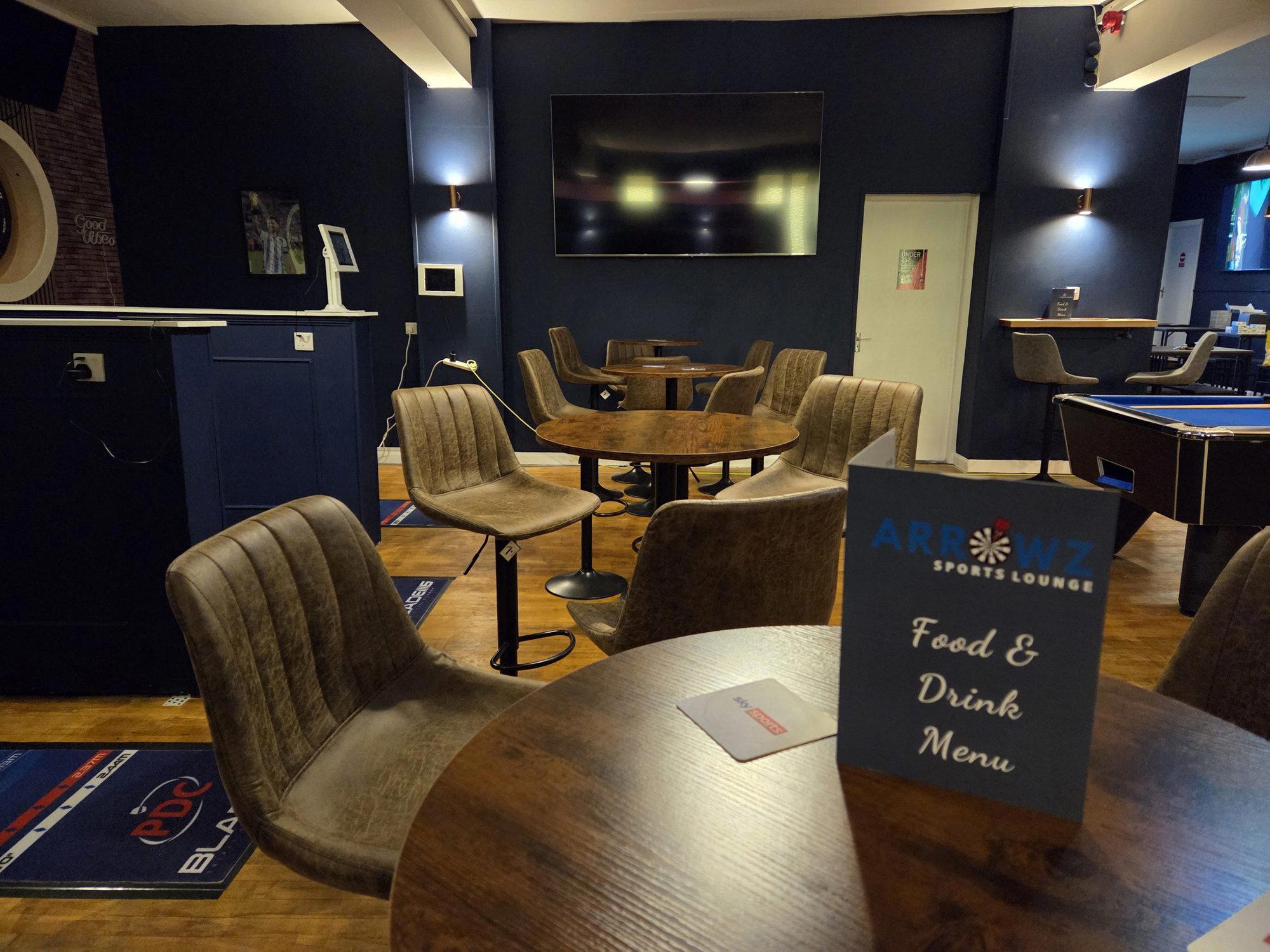 Arrowz Sports Lounge bar in Broxburn