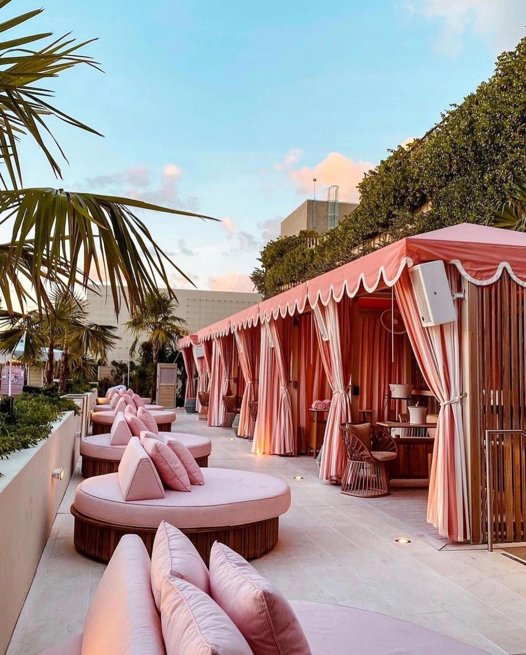 Strawberry Moon bar in Miami Beach, United States