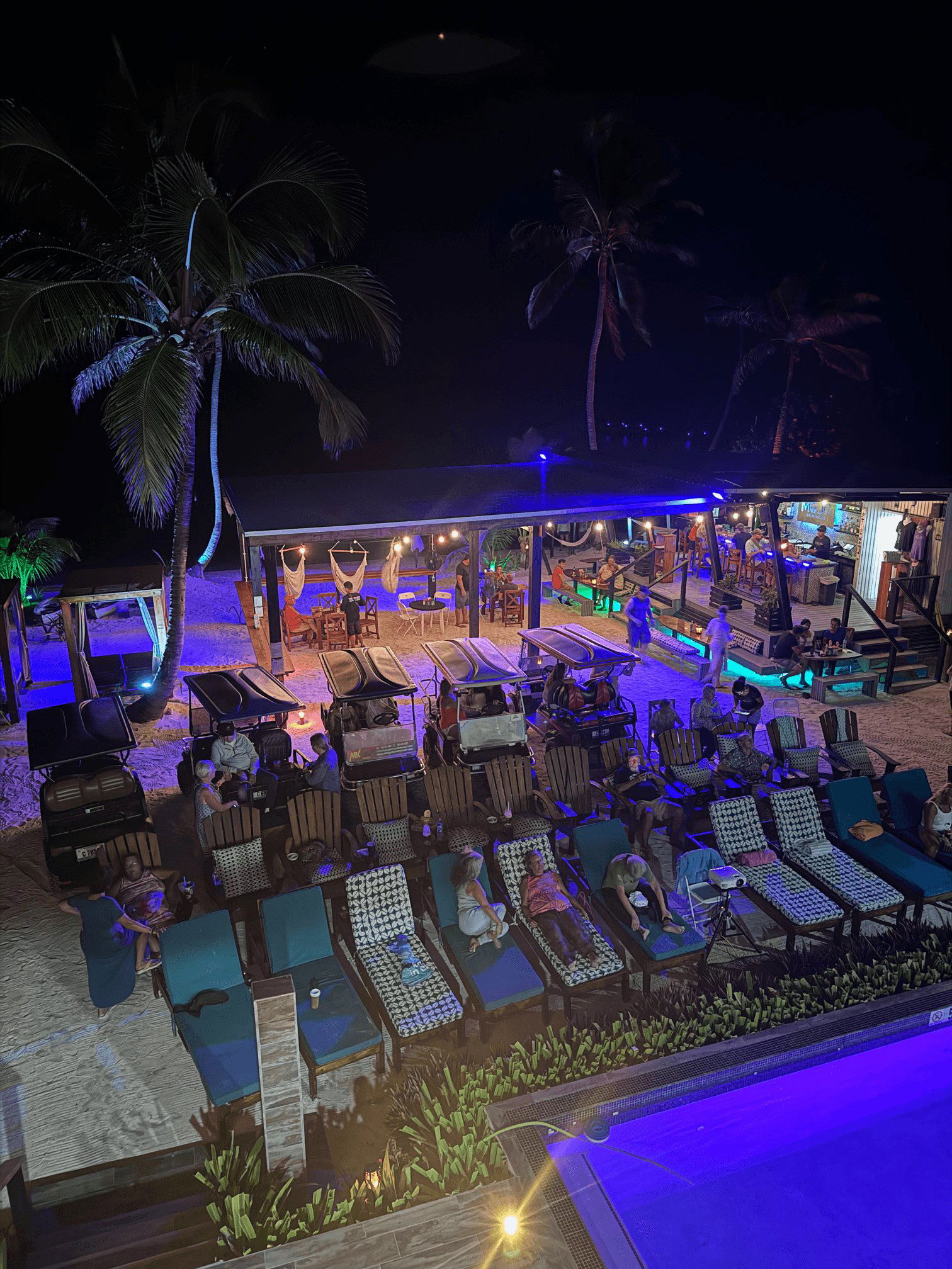 Beachfront Bar, Bar in San Pedro