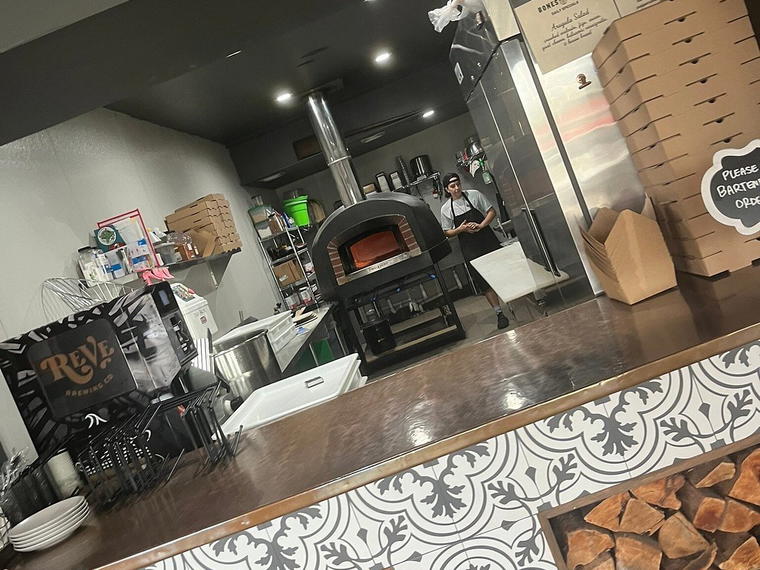 Reve Brewing & Bones Pizza, Atlantic Beach, United States
