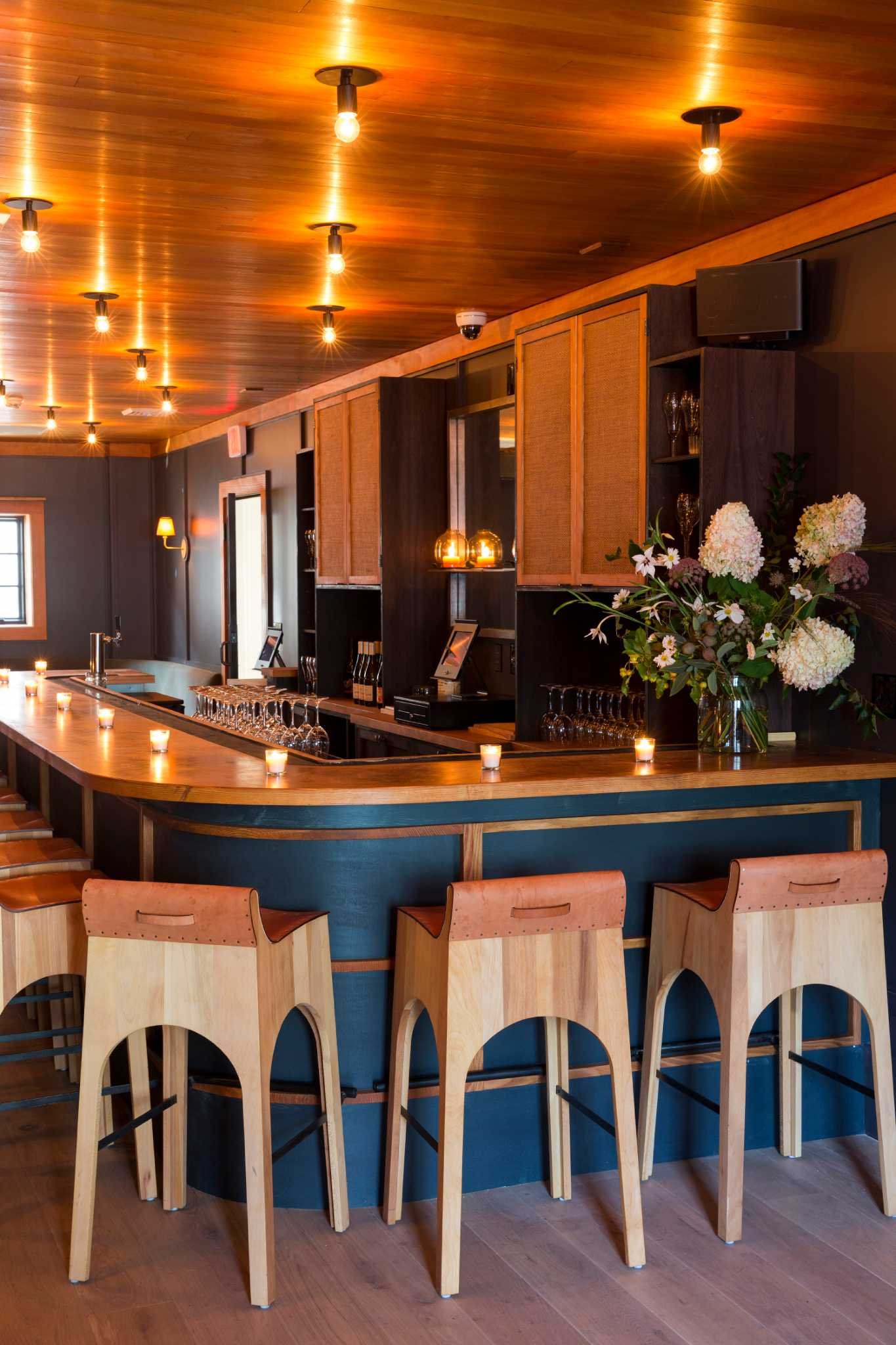 Rivertown Lodge bar in Hudson, United States