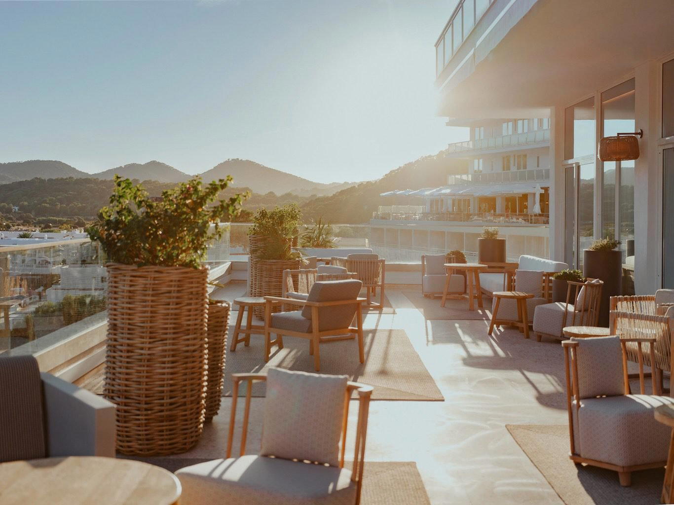 Sun & Moon bar in Cala Llonga