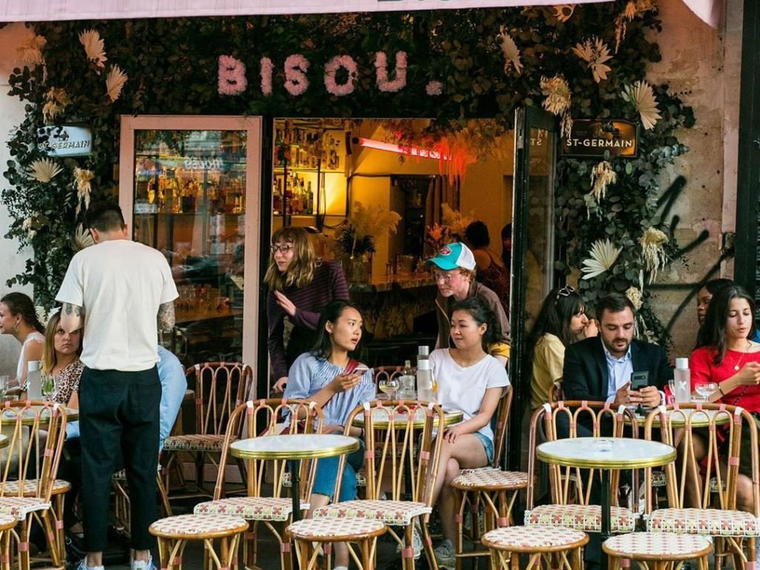 Bisou, Paris, France