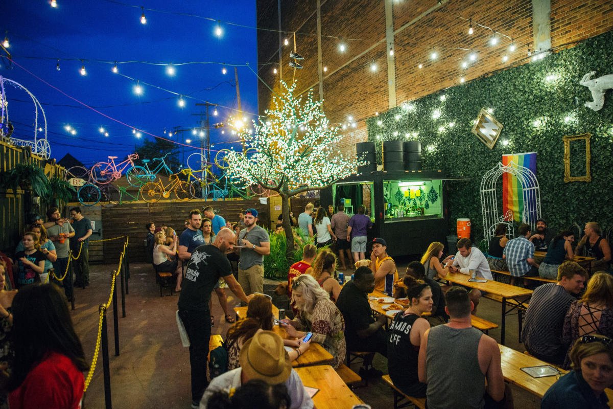Oddfellows Liquor Bar, Bar in Columbus